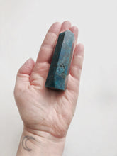 Load image into Gallery viewer, Apatite Point