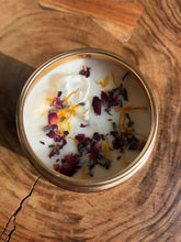Load image into Gallery viewer, Clear Quartz Soy Candle - Autumn Breeze