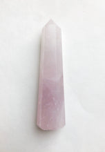 Load image into Gallery viewer, Rose Quartz Point Medium