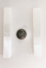 Load image into Gallery viewer, Selenite Stick